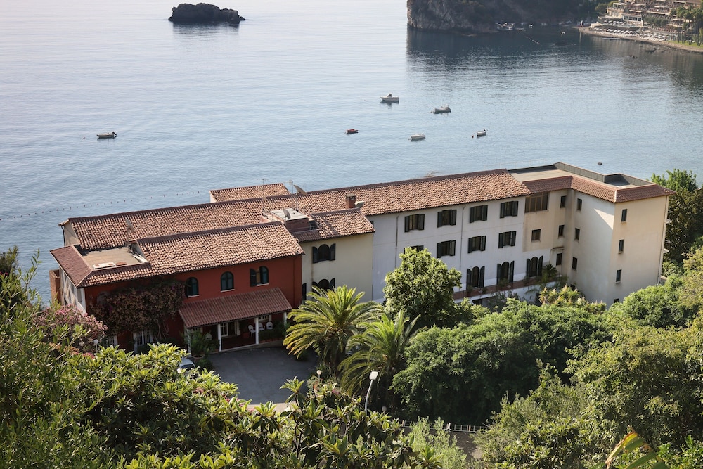 Hotel Lido Mediterranee — Hotel building in Taormina, Sicily