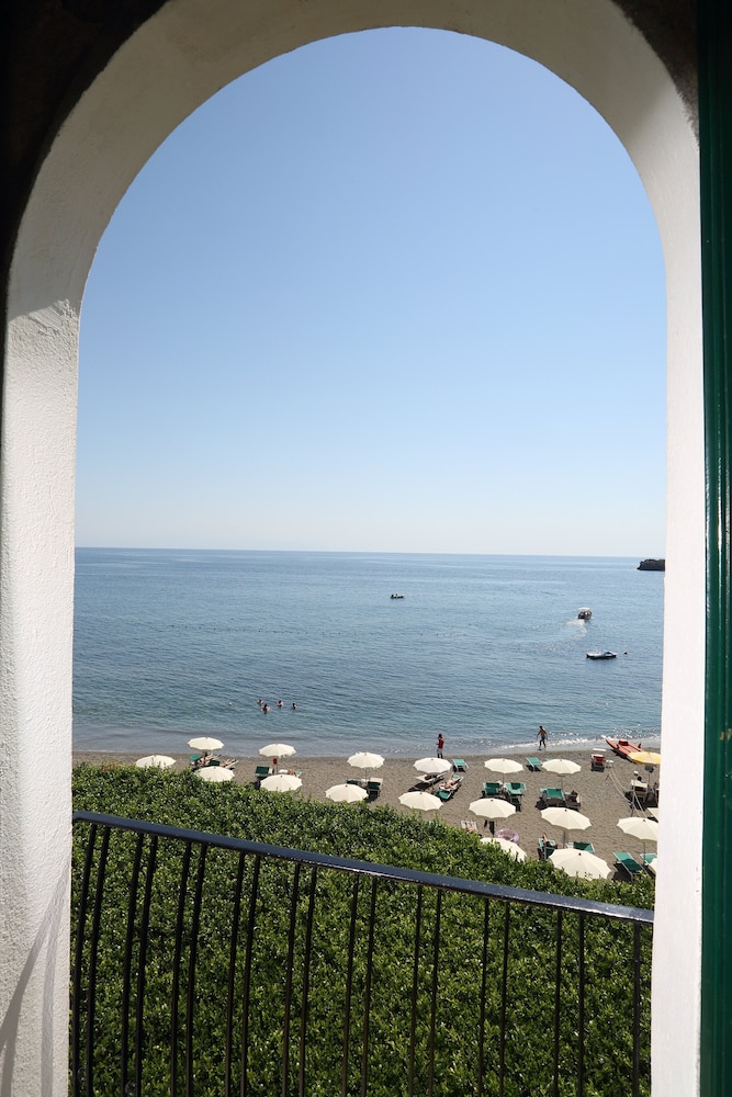 Hotel Lido Mediterranee — Hotel rooms in Taormina, Sicily
