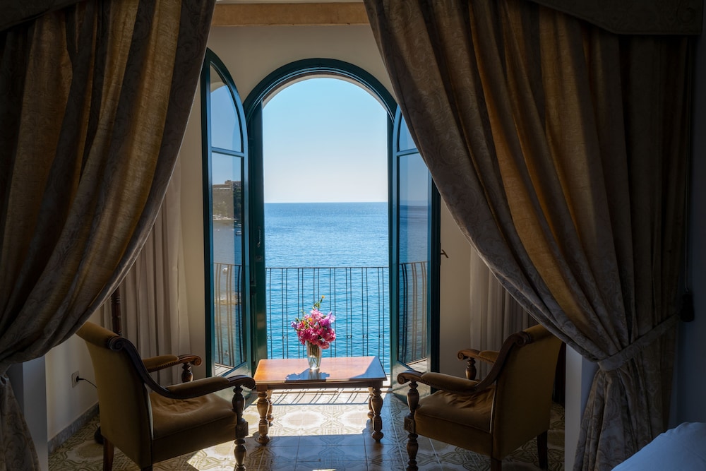 Hotel Lido Mediterranee — Hotel rooms in Taormina, Sicily