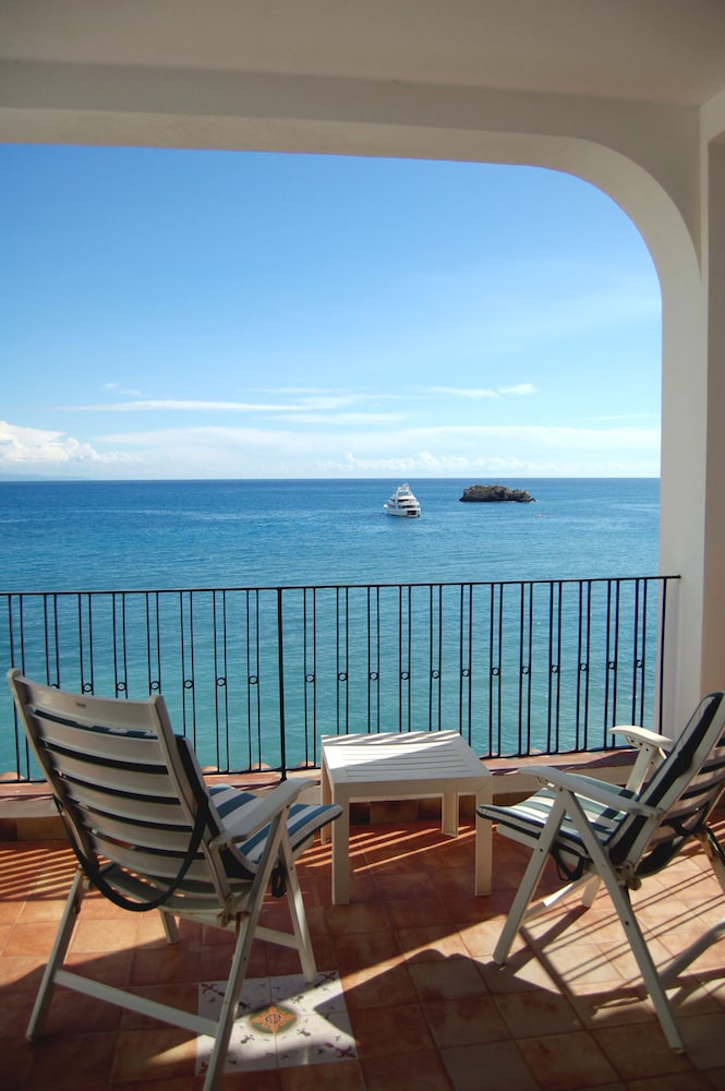 Hotel Lido Mediterranee — Hotel rooms in Taormina, Sicily