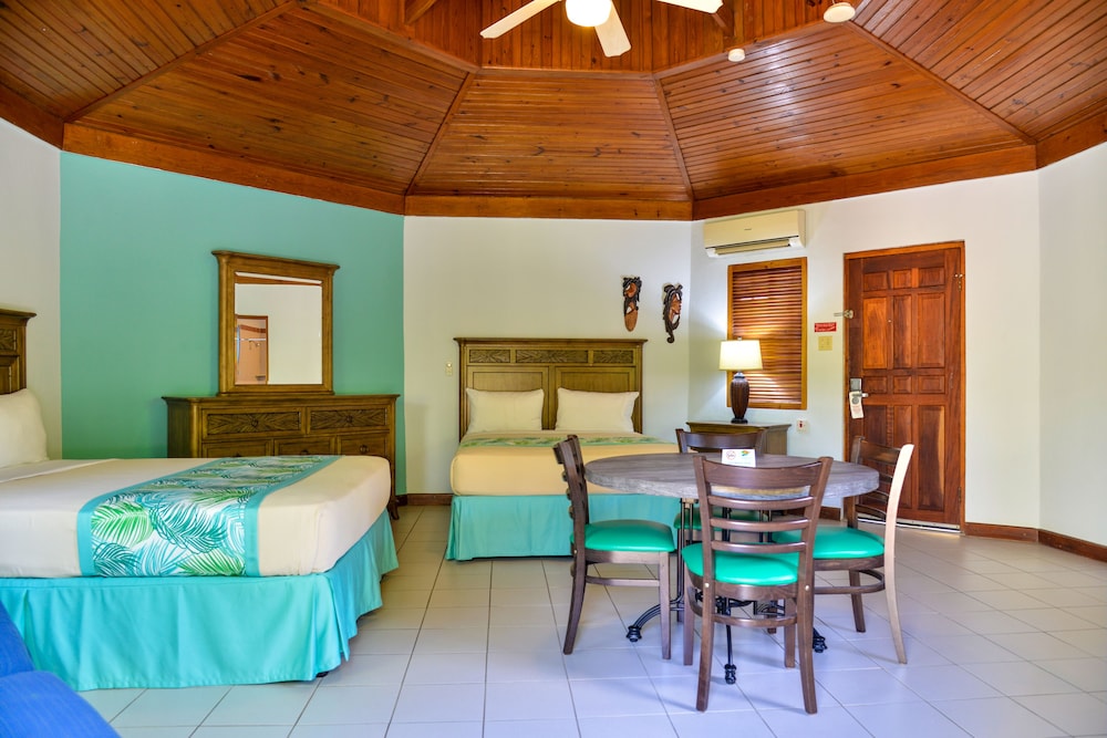CocoLaPalm Seaside Resort — Hotel rooms in Negril