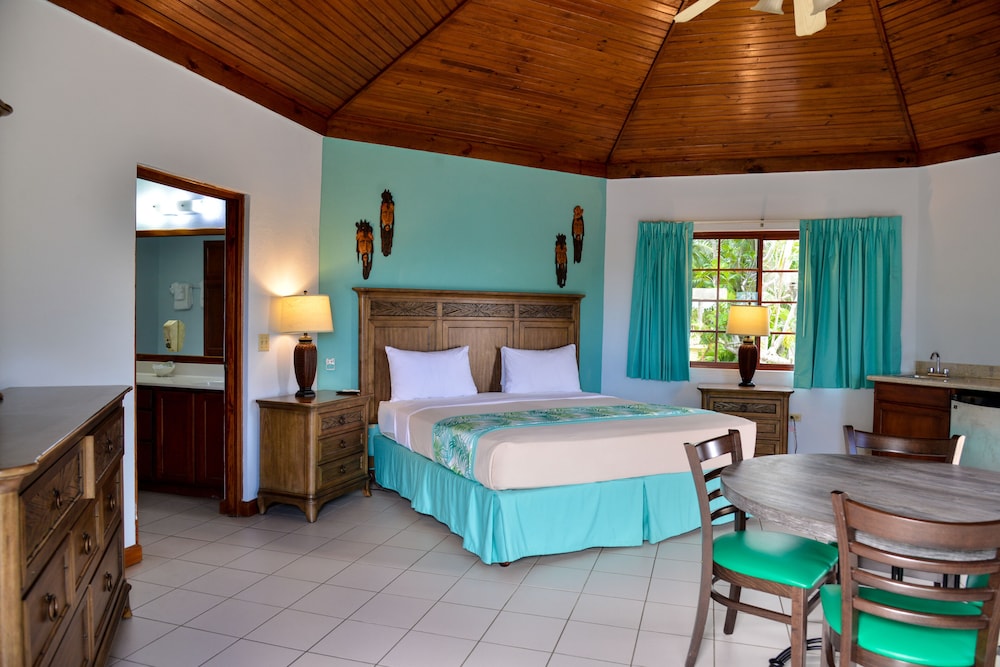 CocoLaPalm Seaside Resort — Hotel rooms in Negril