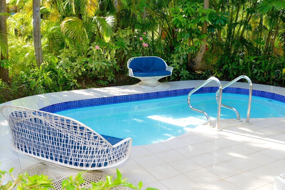CocoLaPalm Seaside Resort — Swimming pool in Negril