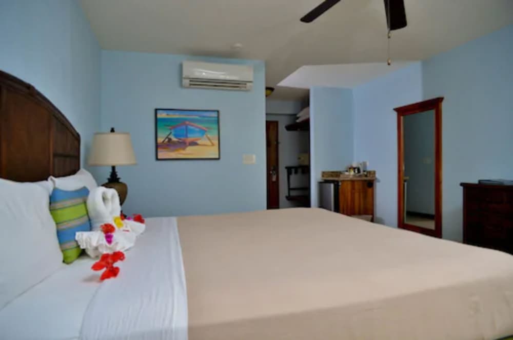 CocoLaPalm Seaside Resort — Hotel rooms in Negril
