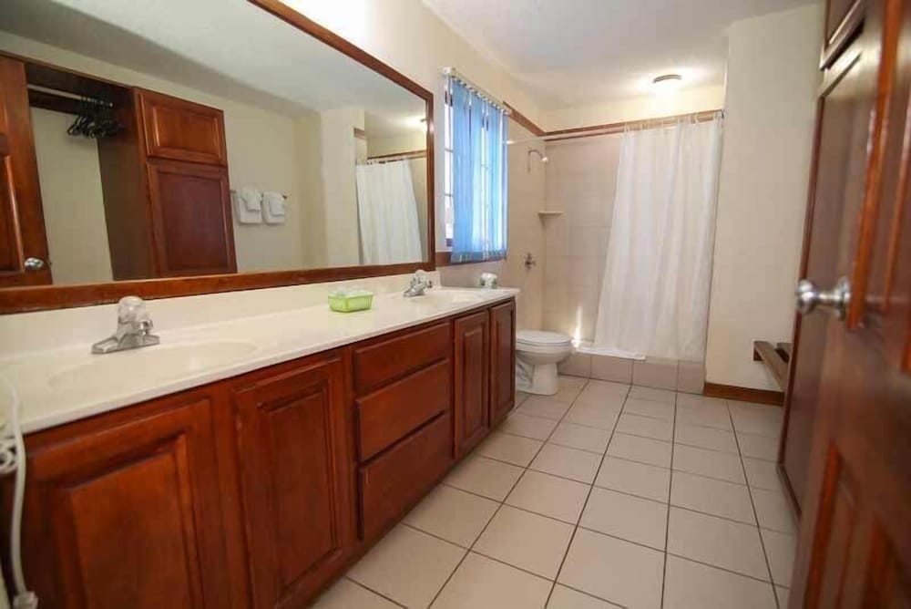 CocoLaPalm Seaside Resort — Hotel rooms in Negril