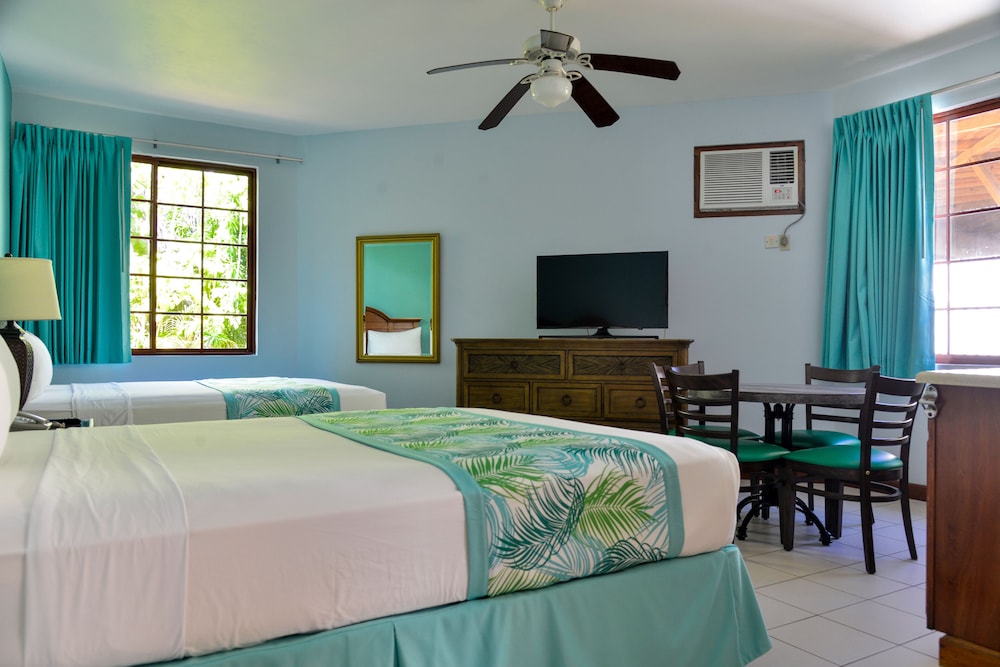 CocoLaPalm Seaside Resort — Hotel rooms in Negril