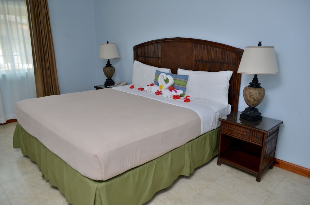 CocoLaPalm Seaside Resort — Hotel rooms in Negril