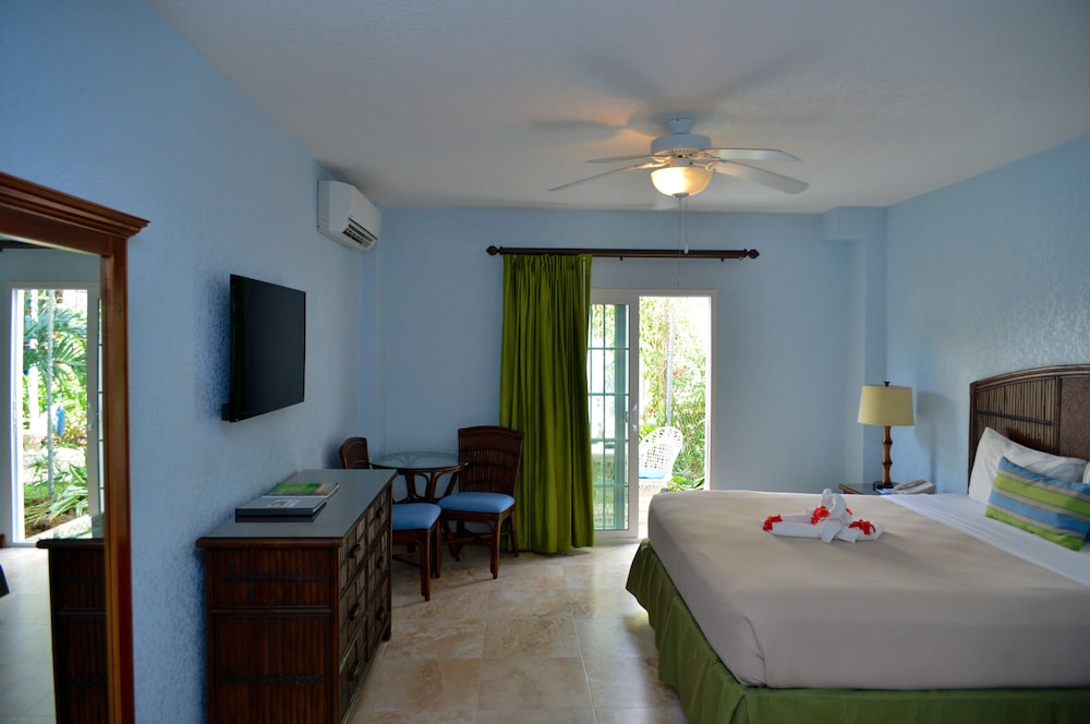CocoLaPalm Seaside Resort — Hotel rooms in Negril