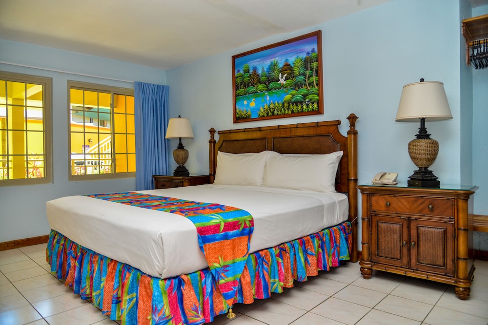 CocoLaPalm Seaside Resort — Hotel rooms in Negril