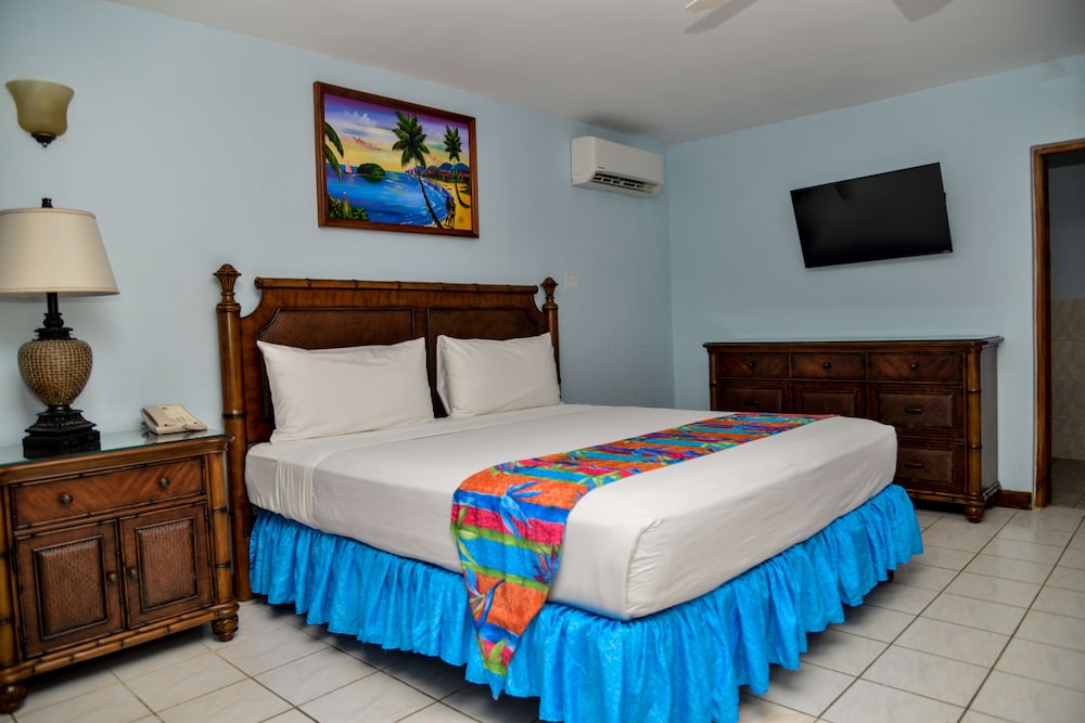 CocoLaPalm Seaside Resort — Hotel rooms in Negril