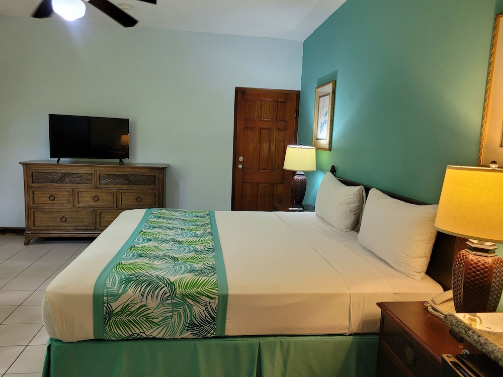 CocoLaPalm Seaside Resort — Hotel rooms in Negril