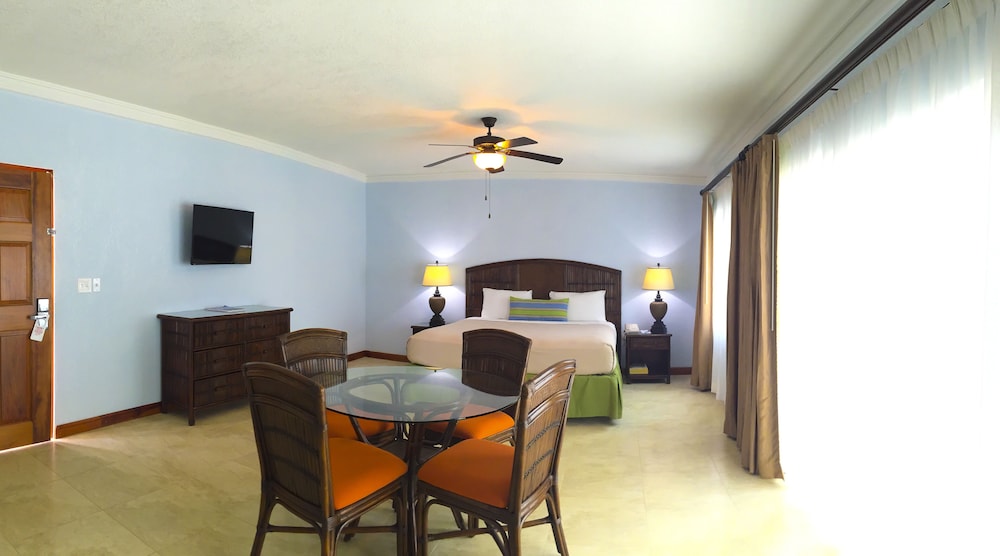CocoLaPalm Seaside Resort — Hotel rooms in Negril