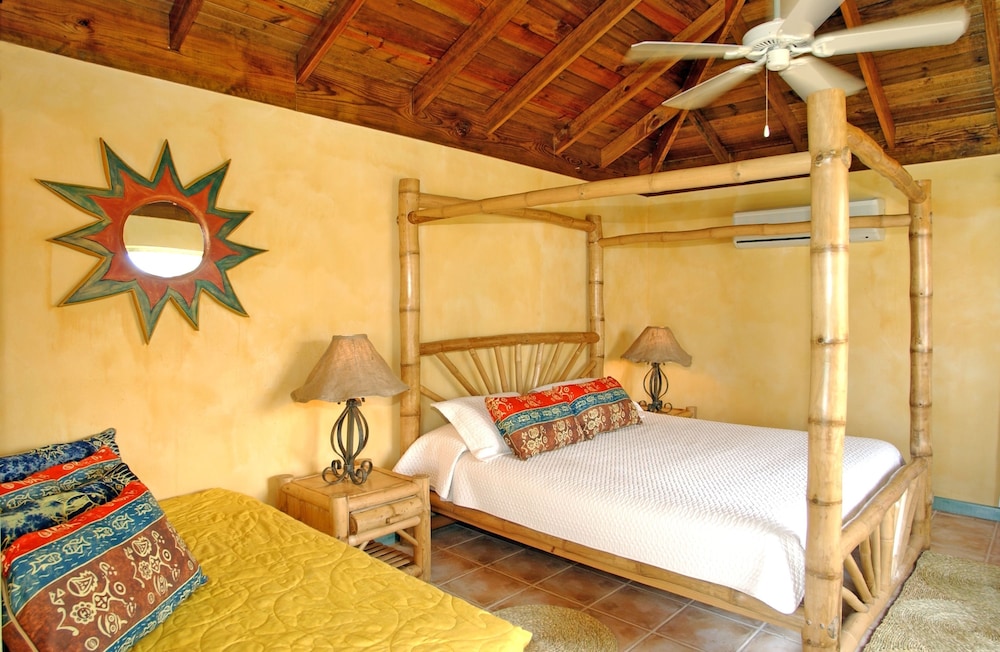 Country Country — Hotel rooms in Negril