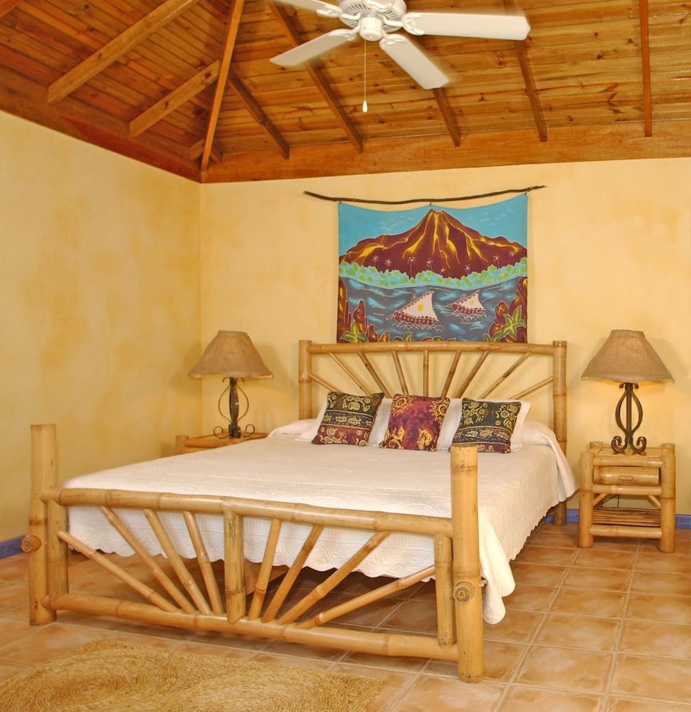 Country Country — Hotel rooms in Negril