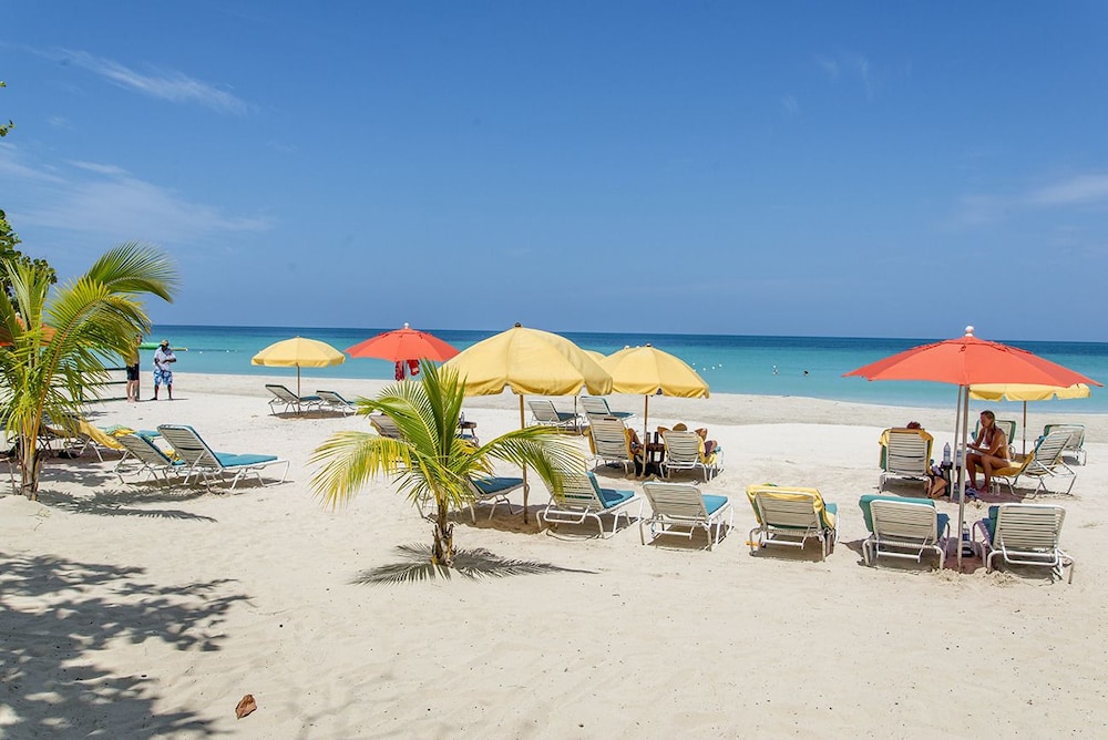 Country Country — Beach in Negril