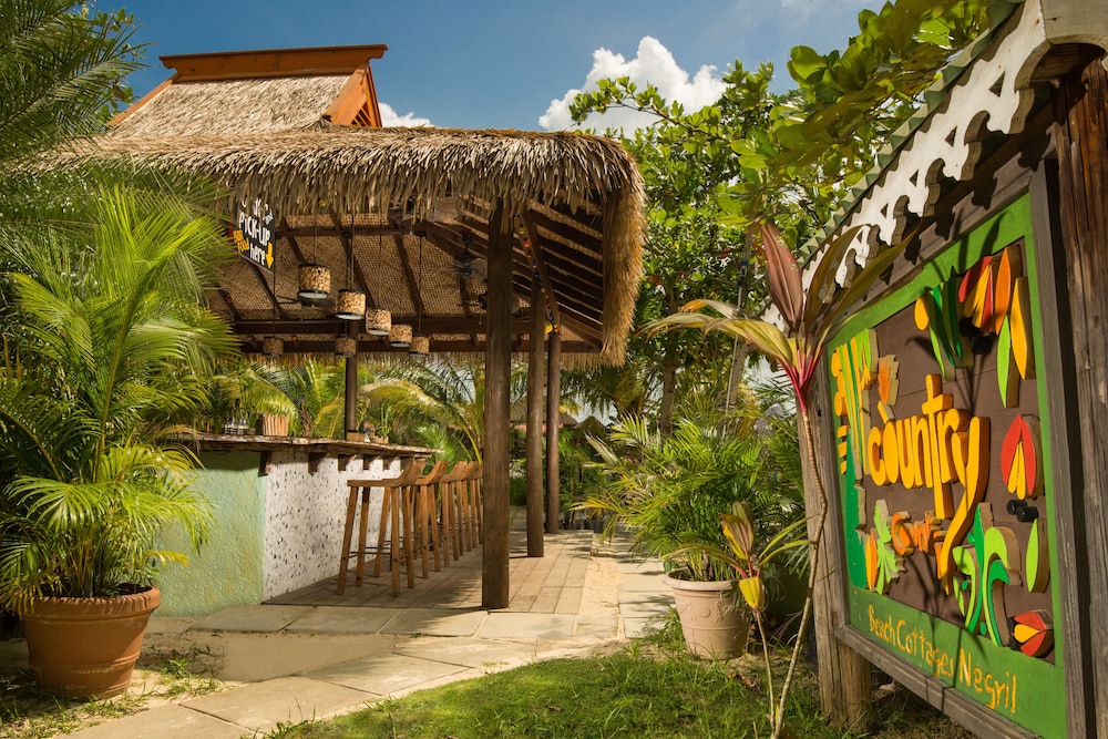 Country Country — Restaurant & bars in Negril