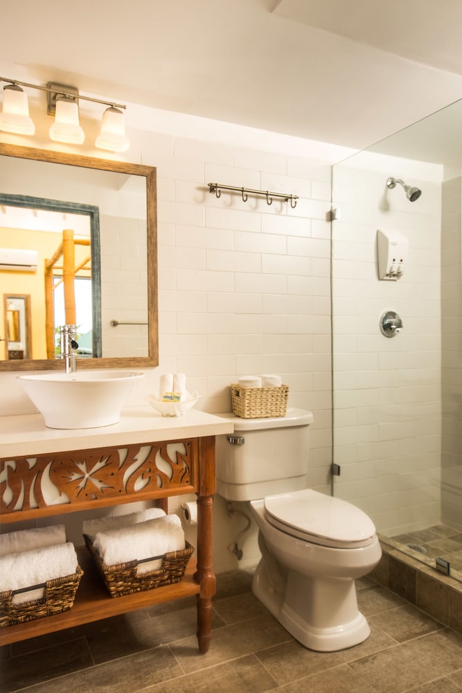 Country Country — Hotel rooms in Negril