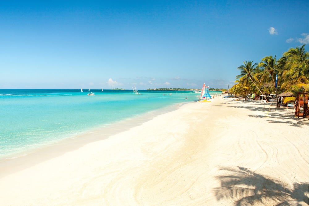 Couples Swept Away All Inclusive — Beach in Negril