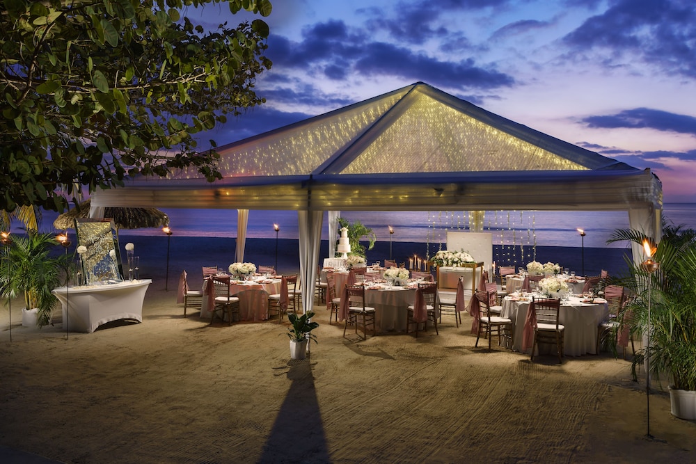 Couples Swept Away All Inclusive — Beach in Negril