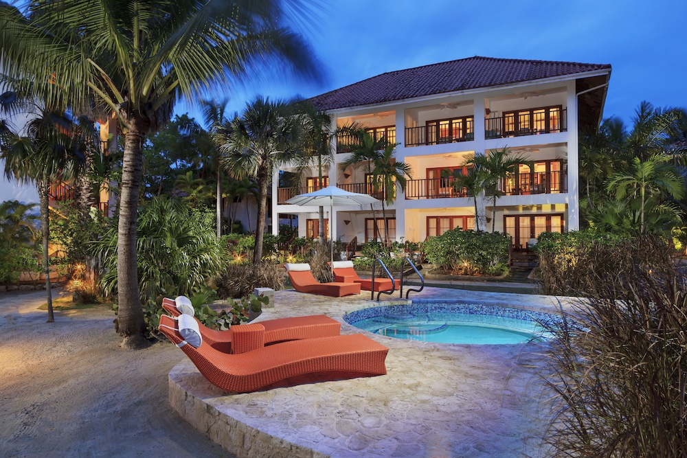 Couples Swept Away All Inclusive — Hotel building in Negril