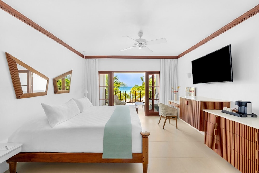 Couples Swept Away All Inclusive — Hotel rooms in Negril