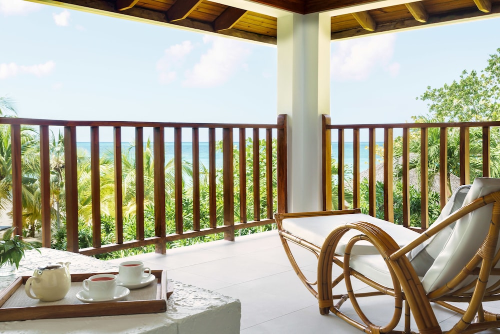 Couples Swept Away All Inclusive — Hotel rooms in Negril