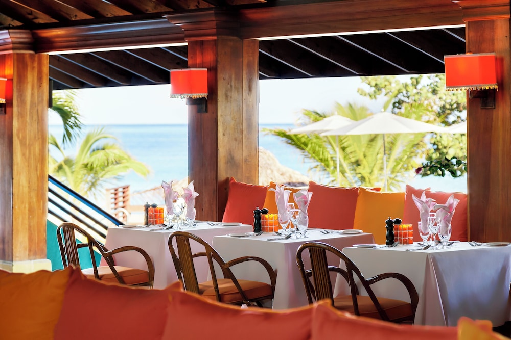 Couples Swept Away All Inclusive — Restaurant & bars in Negril