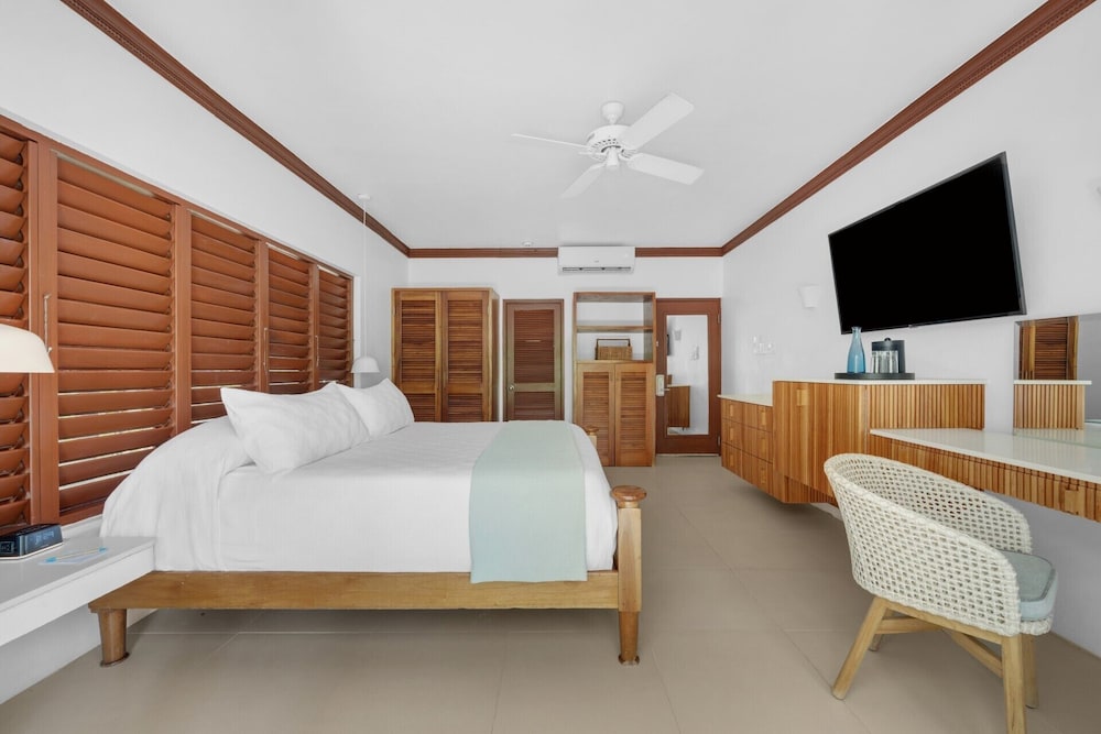 Couples Swept Away All Inclusive — Hotel rooms in Negril