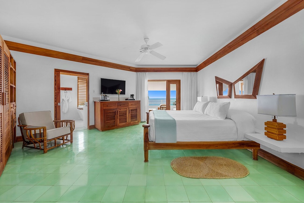Couples Swept Away All Inclusive — Hotel rooms in Negril