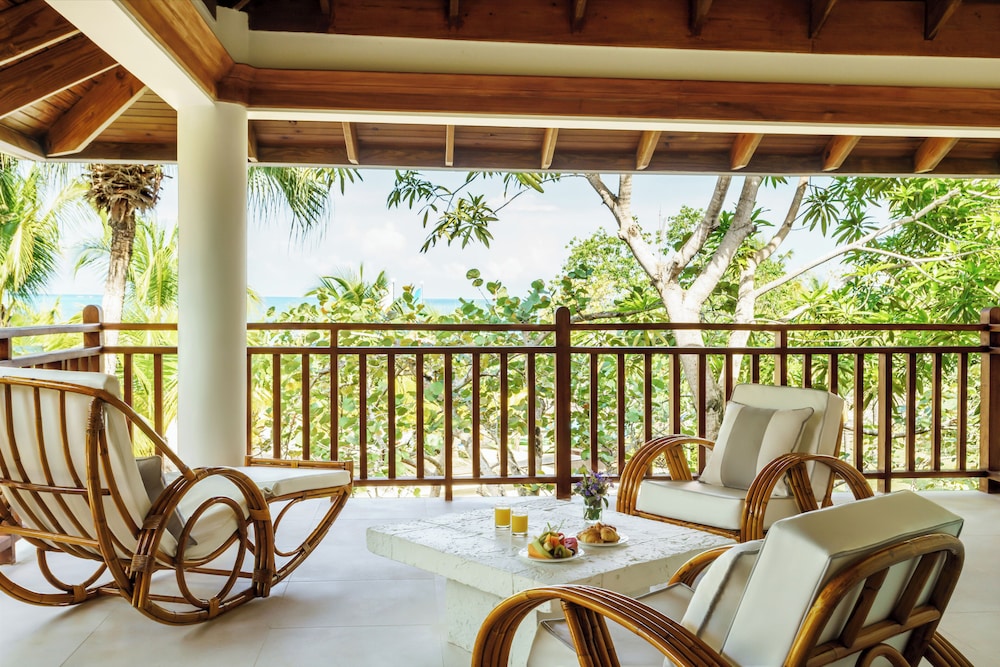 Couples Swept Away All Inclusive — Hotel rooms in Negril