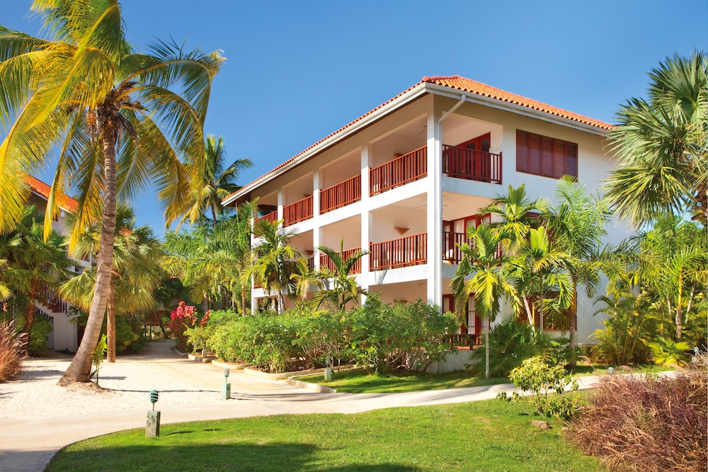Couples Swept Away All Inclusive — Hotel building in Negril