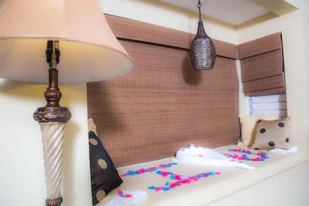 The Cardiff Hotel & Spa — Hotel rooms in Runaway Bay
