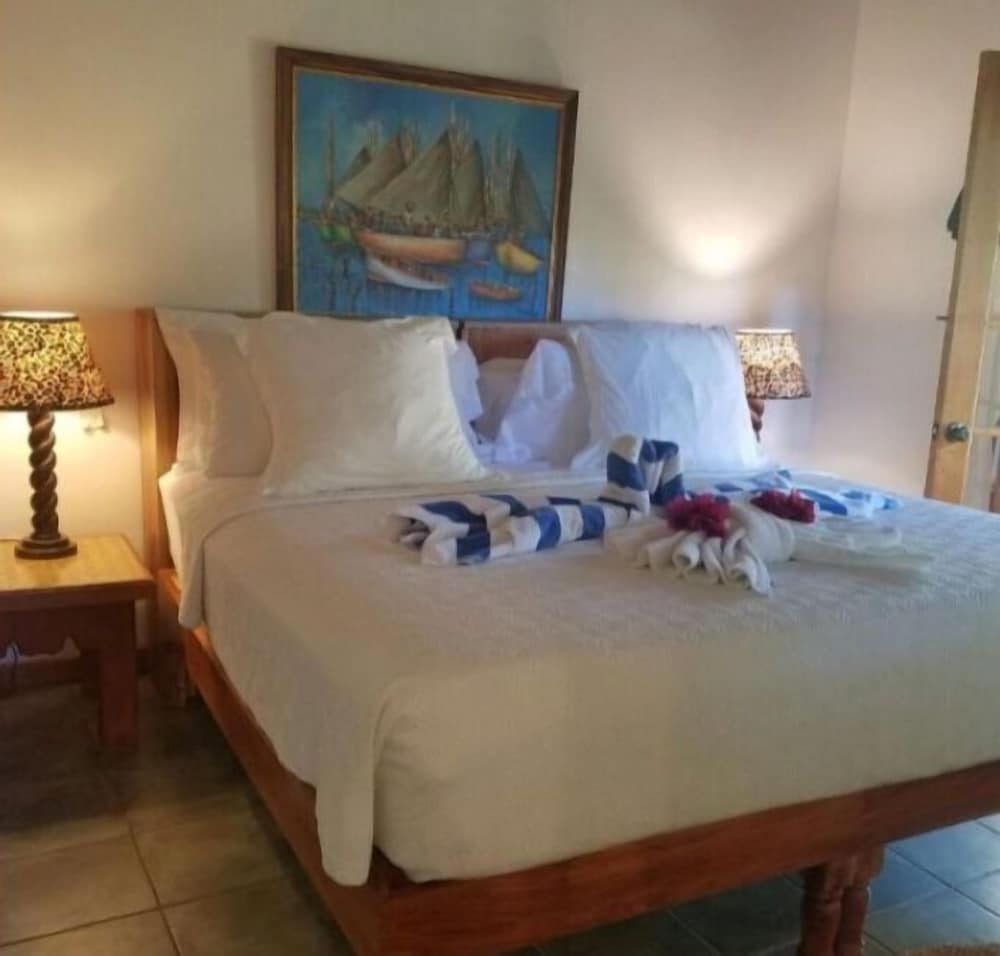 Tensing Pen Hotel — Hotel rooms in Negril