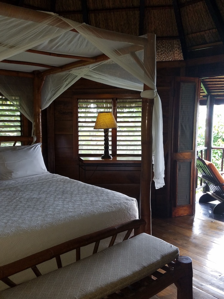 Tensing Pen Hotel — Hotel rooms in Negril