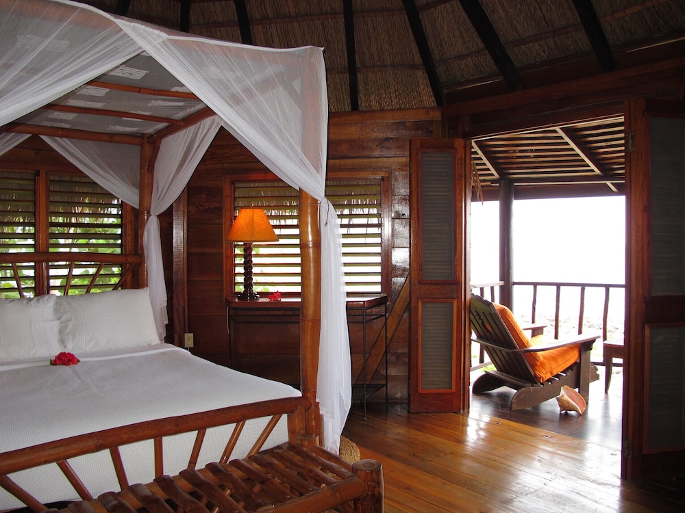 Tensing Pen Hotel — Hotel rooms in Negril