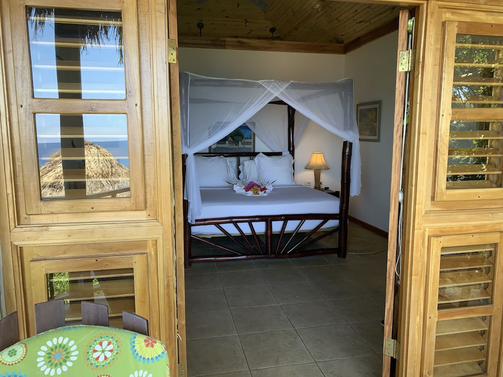 Tensing Pen Hotel — Hotel rooms in Negril