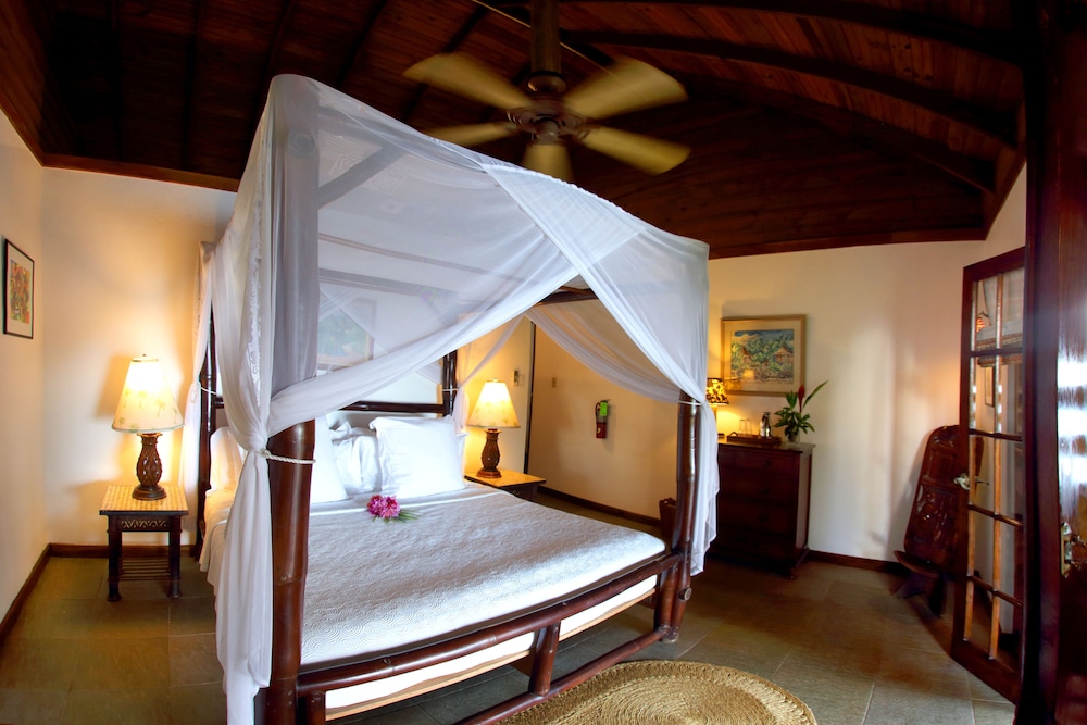 Tensing Pen Hotel — Hotel rooms in Negril