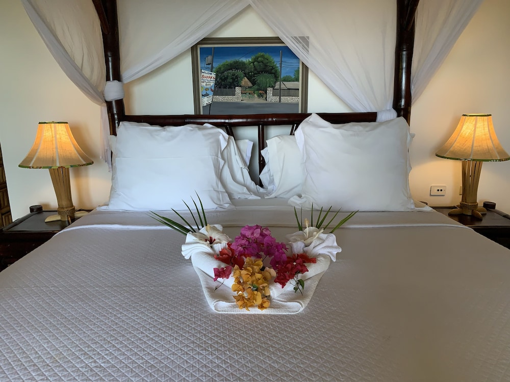 Tensing Pen Hotel — Hotel rooms in Negril