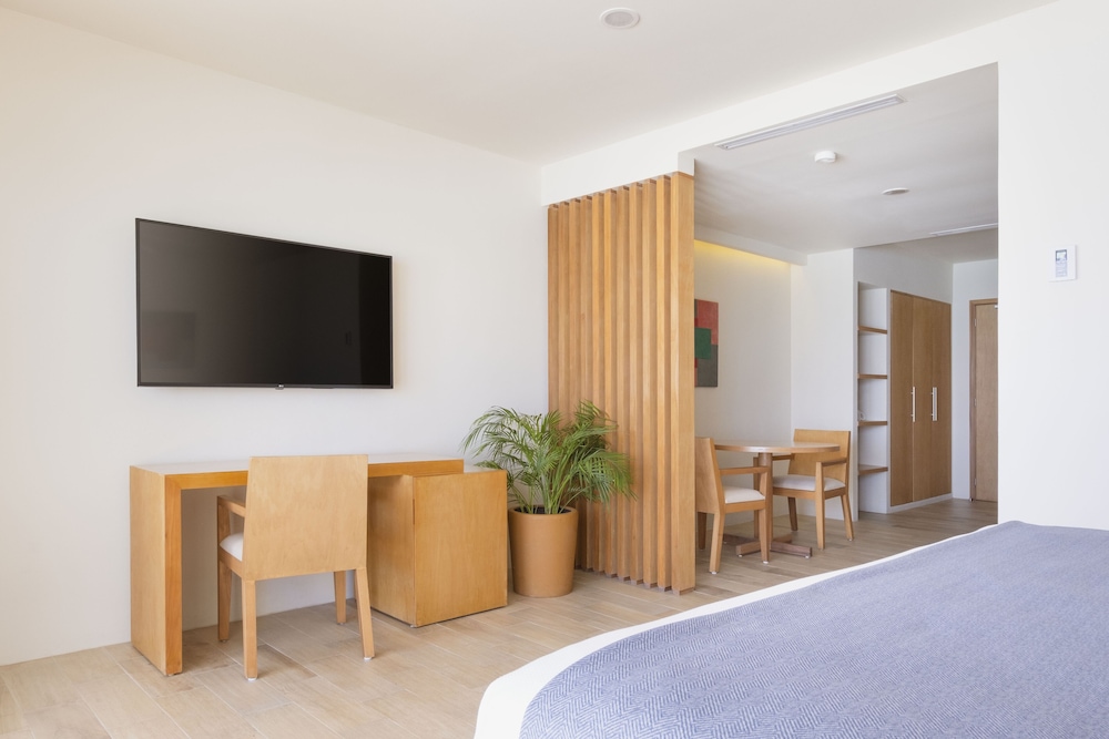 Hotel NYX Cancun All Inclusive — Hotel rooms in Cancun, Quintana Roo