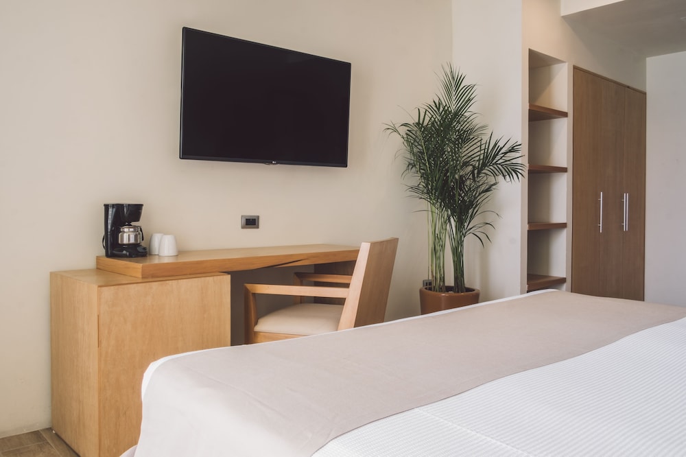 Hotel NYX Cancun All Inclusive — Hotel rooms in Cancun, Quintana Roo