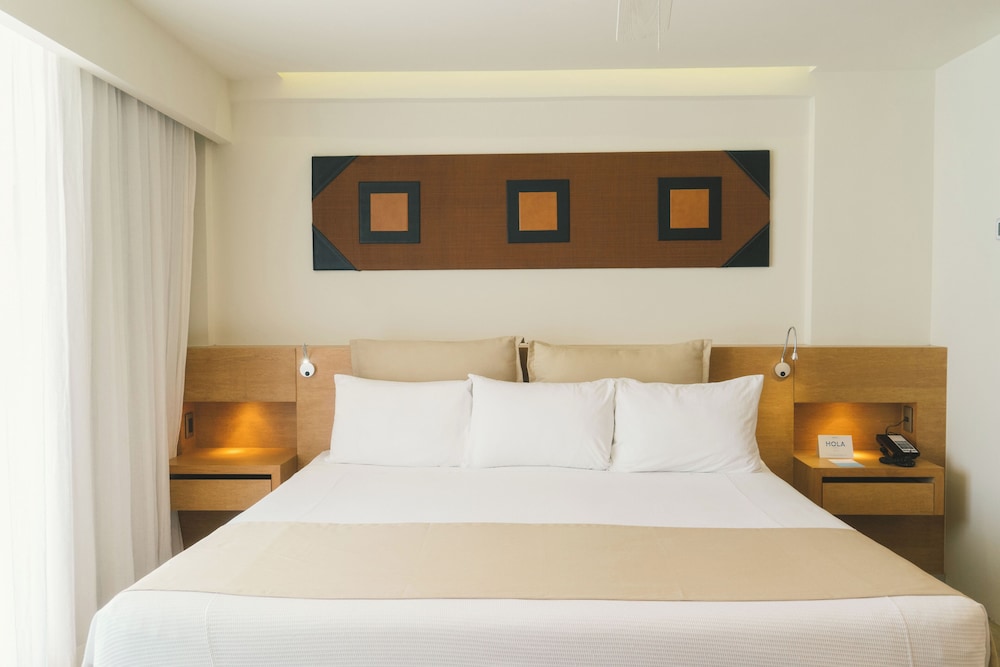 Hotel NYX Cancun All Inclusive — Hotel rooms in Cancun, Quintana Roo