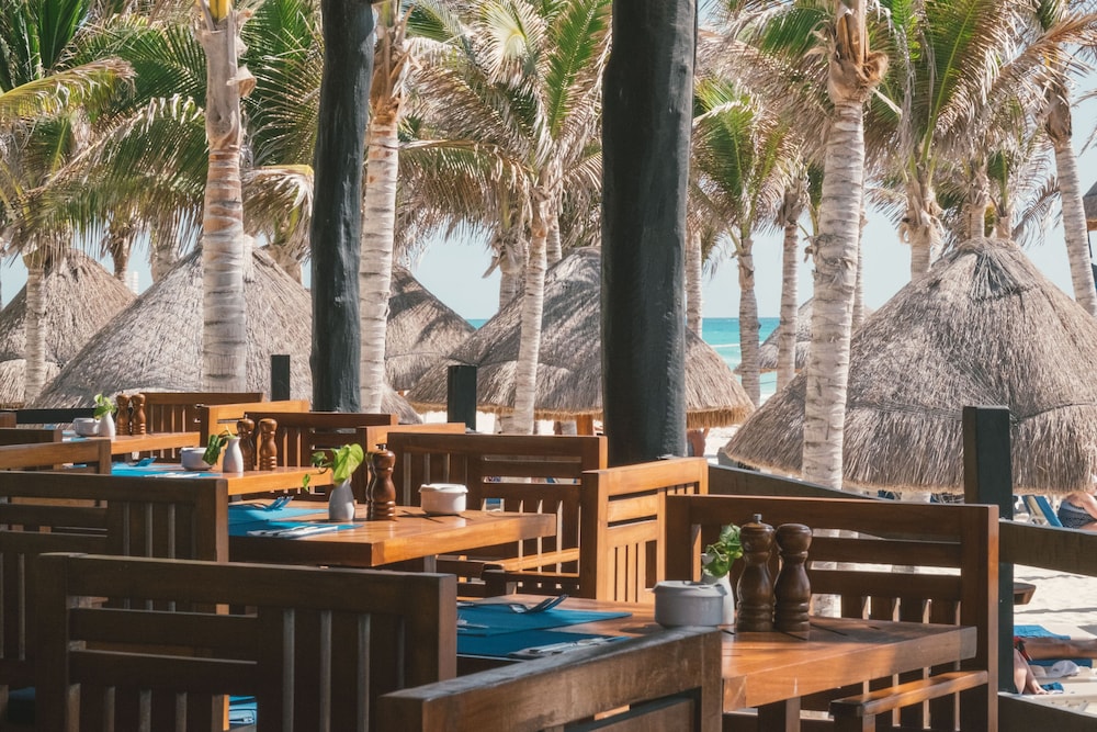 Hotel NYX Cancun All Inclusive — Restaurant & bars in Cancun, Quintana Roo