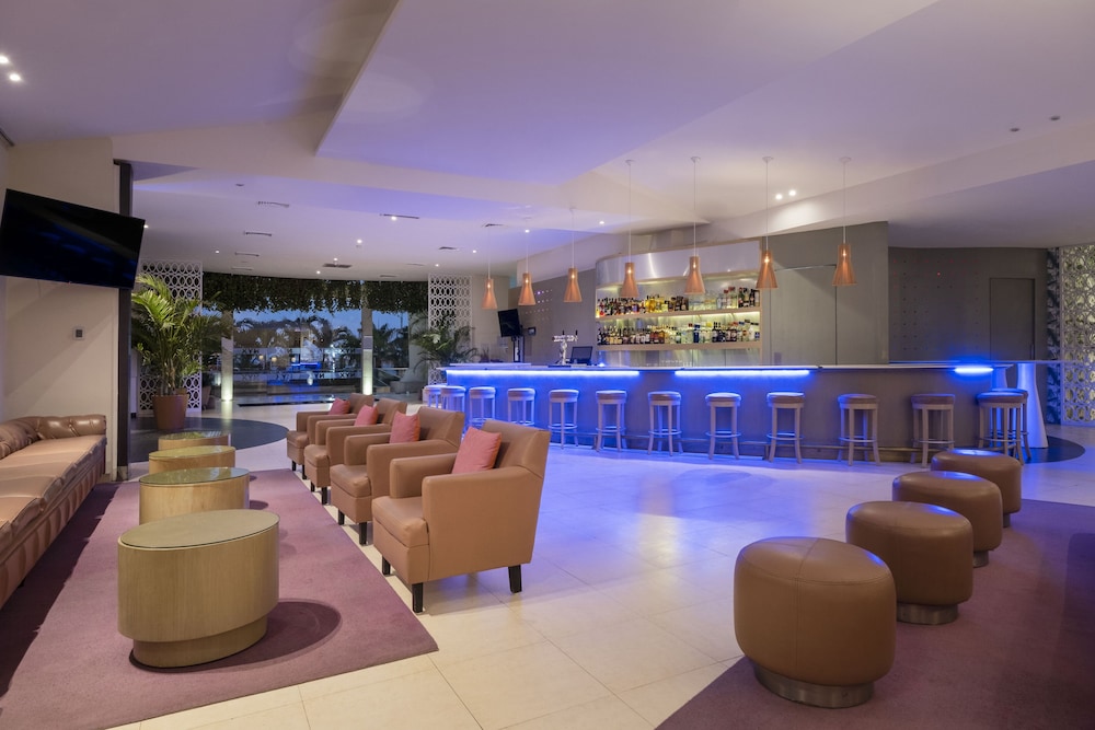 Hotel NYX Cancun All Inclusive — Restaurant & bars in Cancun, Quintana Roo
