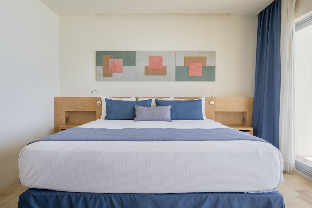 Hotel NYX Cancun All Inclusive — Hotel rooms in Cancun, Quintana Roo