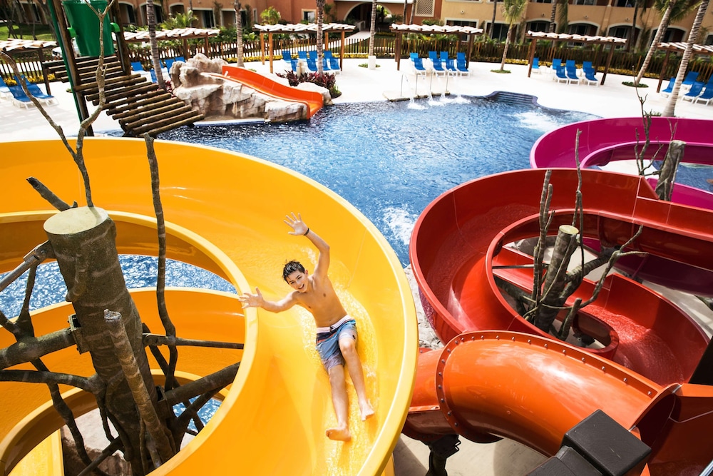 Barceló Maya Colonial - All Inclusive — Swimming pool in Puerto Aventuras, Quintana Roo