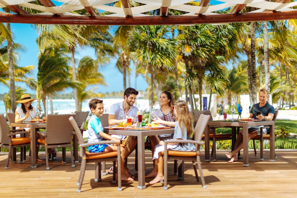 Barceló Maya Colonial - All Inclusive — Restaurant & bars in Puerto Aventuras, Quintana Roo