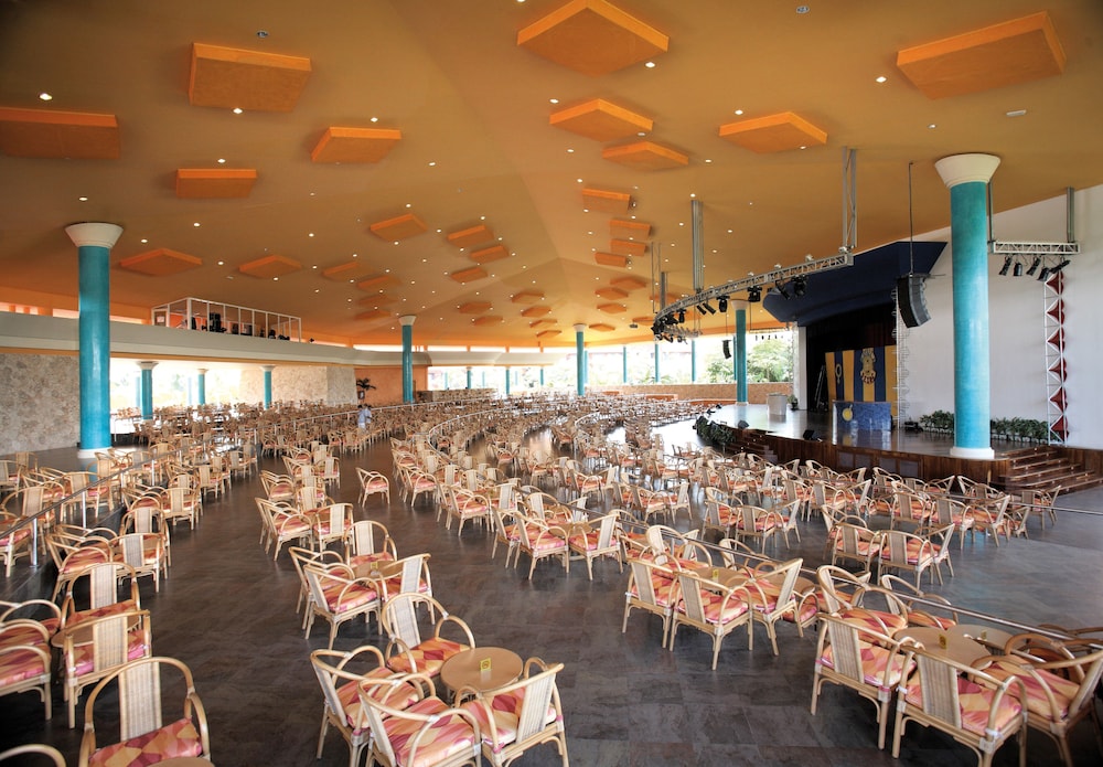 Barceló Maya Tropical - All Inclusive — Restaurant & bars in Puerto Aventuras, Quintana Roo