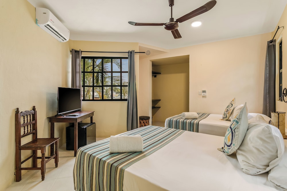 Hotel Barrio Latino — Hotel rooms in Playa del Carmen, Quintana Roo