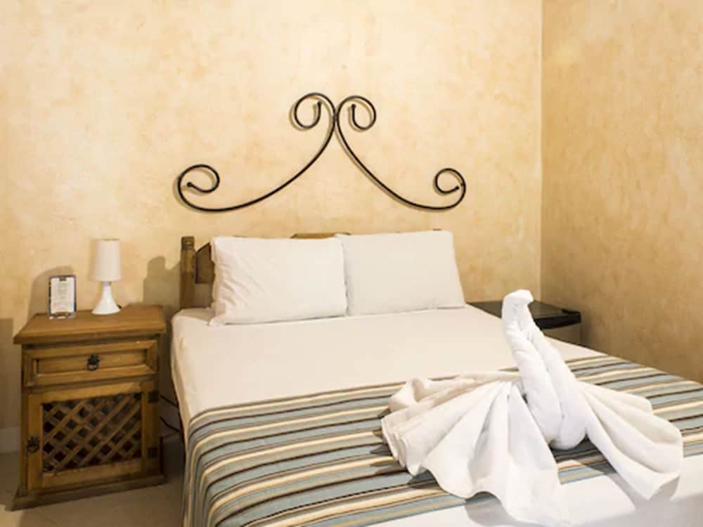 Hotel Barrio Latino — Hotel rooms in Playa del Carmen, Quintana Roo