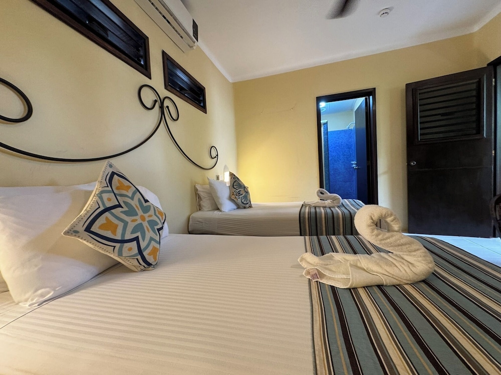 Hotel Barrio Latino — Hotel rooms in Playa del Carmen, Quintana Roo